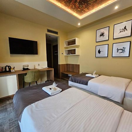 Hotel Etna Gracanica  Экстерьер фото