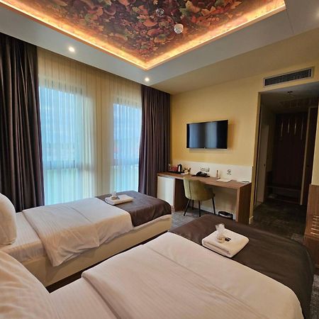 Hotel Etna Gracanica  Экстерьер фото
