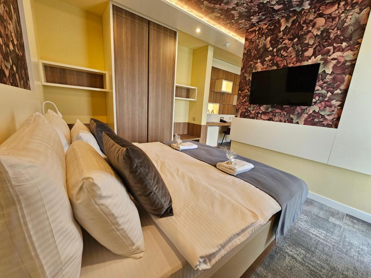 Hotel Etna Gracanica  Экстерьер фото