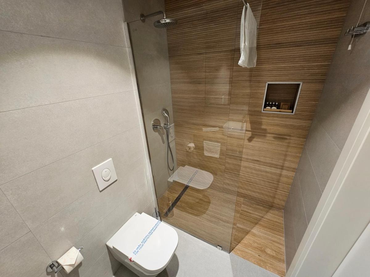 Hotel Etna Gracanica  Экстерьер фото