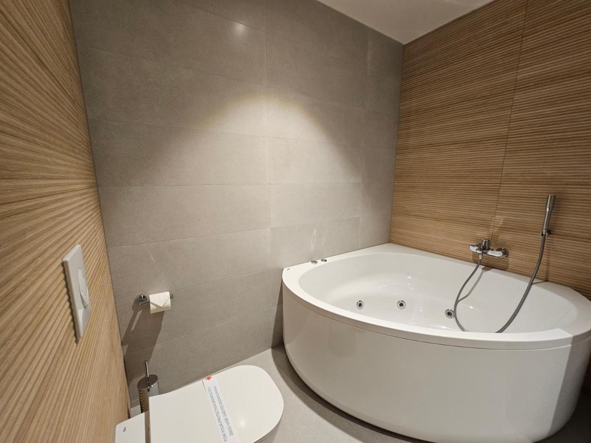 Hotel Etna Gracanica  Экстерьер фото