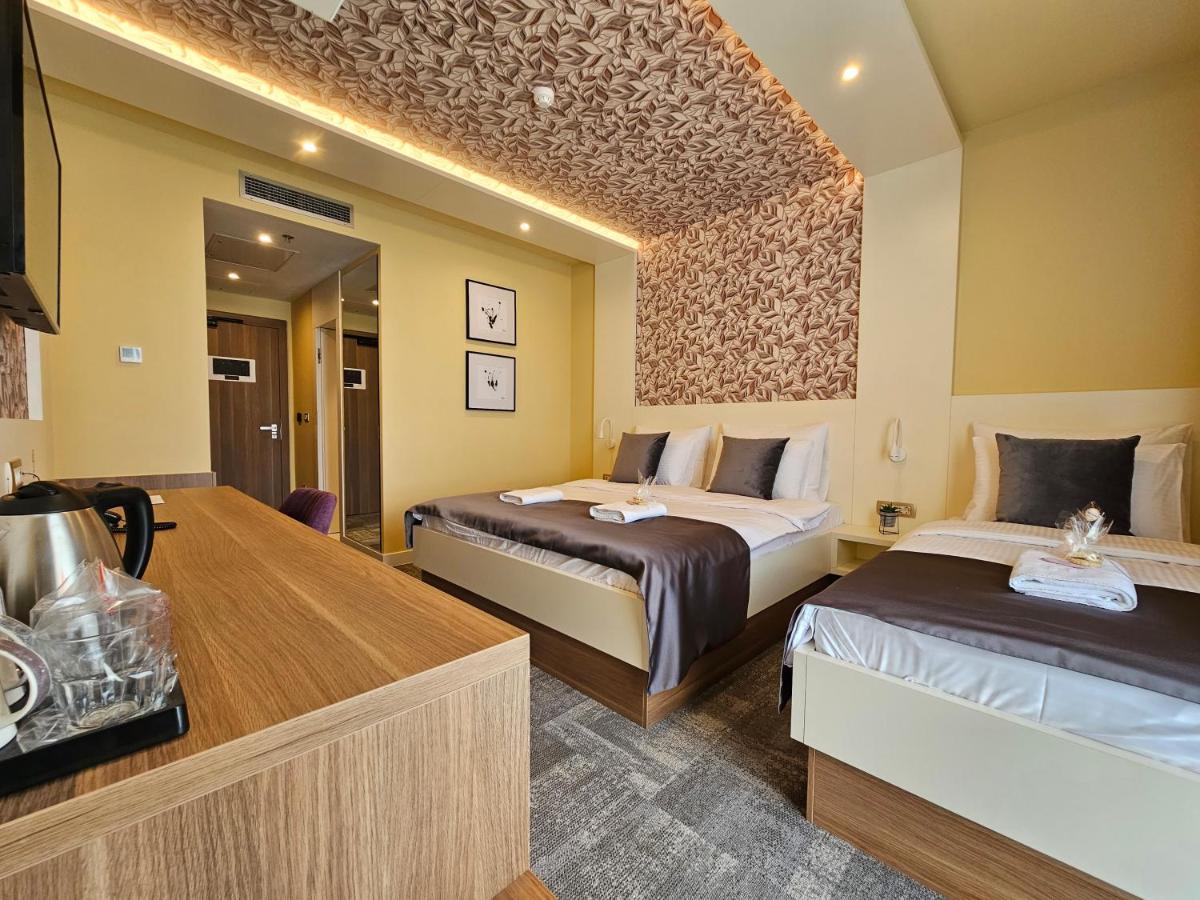 Hotel Etna Gracanica  Экстерьер фото