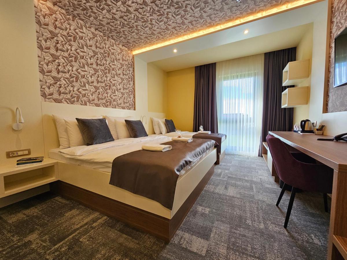 Hotel Etna Gracanica  Экстерьер фото