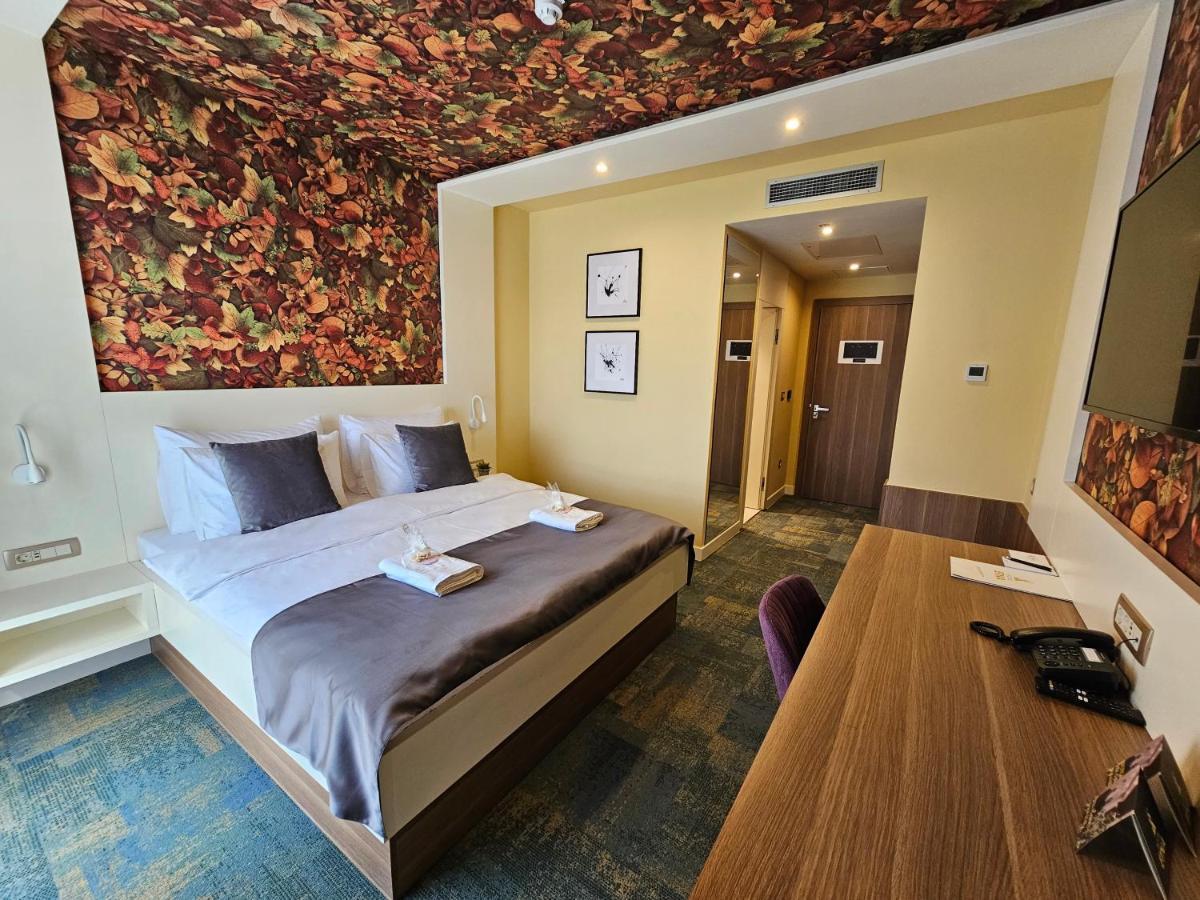 Hotel Etna Gracanica  Экстерьер фото