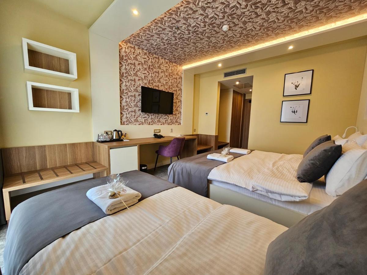 Hotel Etna Gracanica  Экстерьер фото