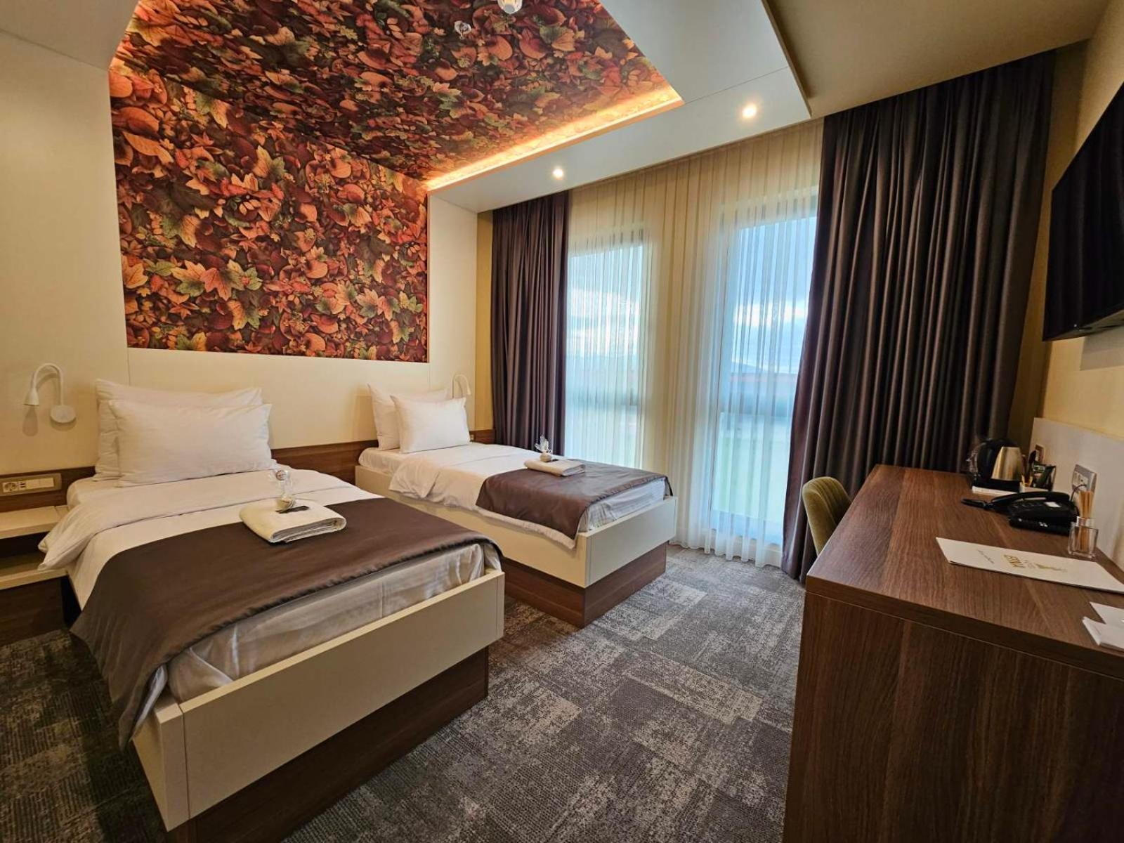 Hotel Etna Gracanica  Экстерьер фото